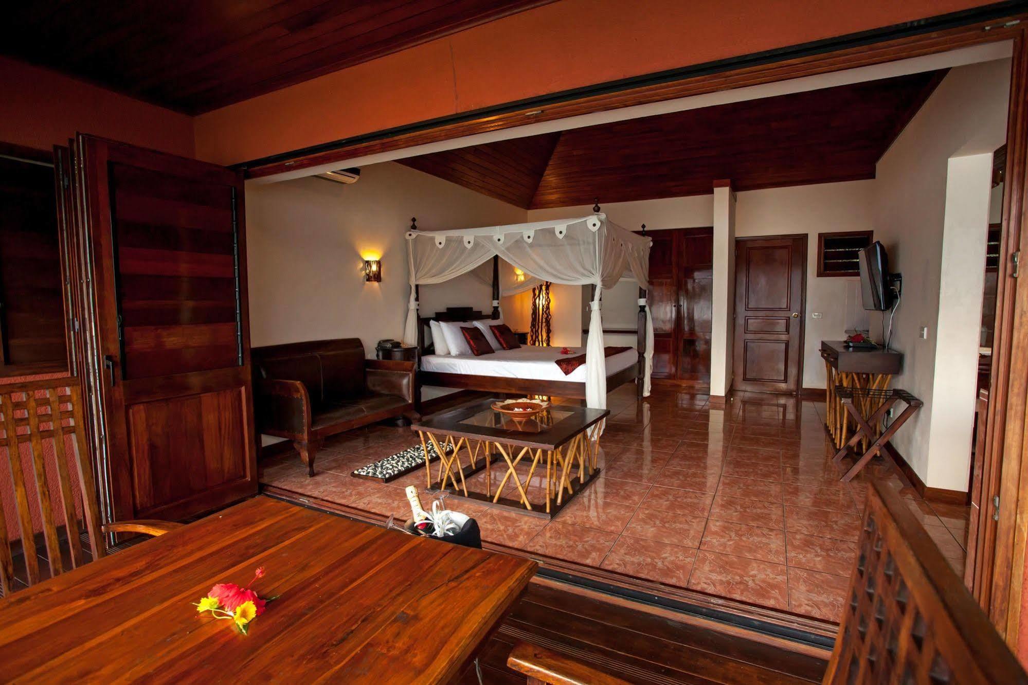 Sunset Bungalows Resort, Vanuatu Порт-Віла Екстер'єр фото